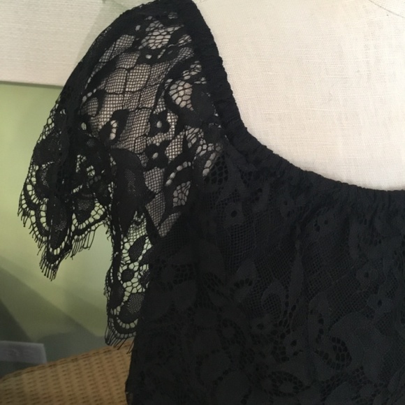 Hollister Black Lace Top Size M - Picture 2 of 4